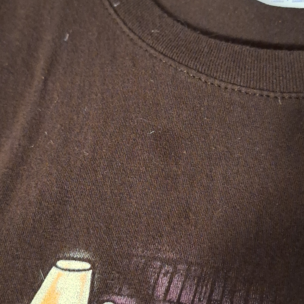 3/$25 Clue Visual Pun brown t-shirt - Picture 6 of 8
